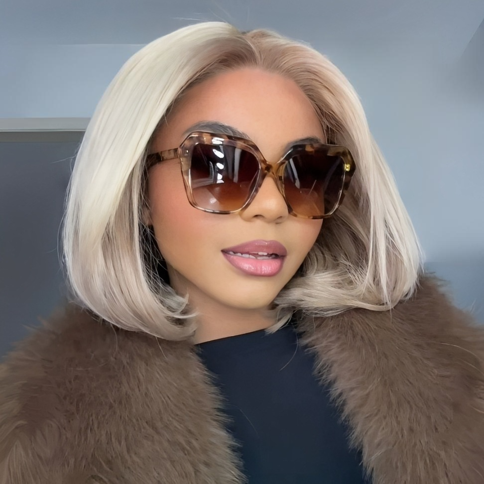 
            
                Load image into Gallery viewer, Short Ombre Light Blonde Silky Bob 13x4 Lace Front Wig
            
        