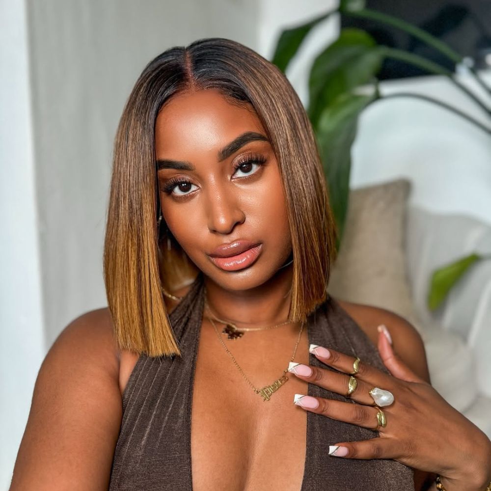 
            
                Load image into Gallery viewer, Ombre Brown With Honey Blonde Highlights Adjustable Cap Virgin Hair Bob HD Lace Wig
            
        