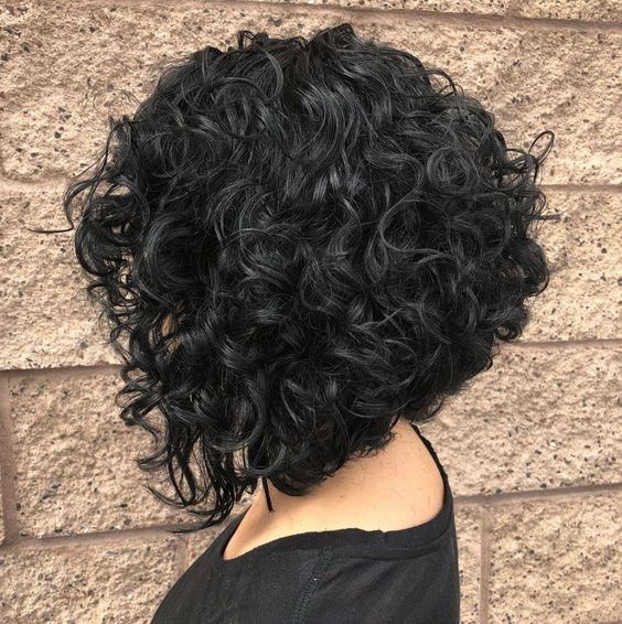 
            
                Load image into Gallery viewer, Glueless Loose Deep Wave Natural Black Human Hair Short Bob Wig Lace Front Wig
            
        